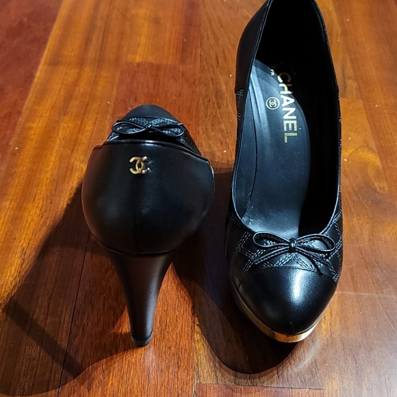 CHANEL Platform  Leather Heels - 39.5 - Picture 2 of 9